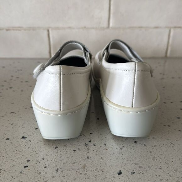 Klogs Footwear White Leather Mary Jane Wedge Shoes Slip Resistant Size 6.5 EUC - Picture 3 of 12
